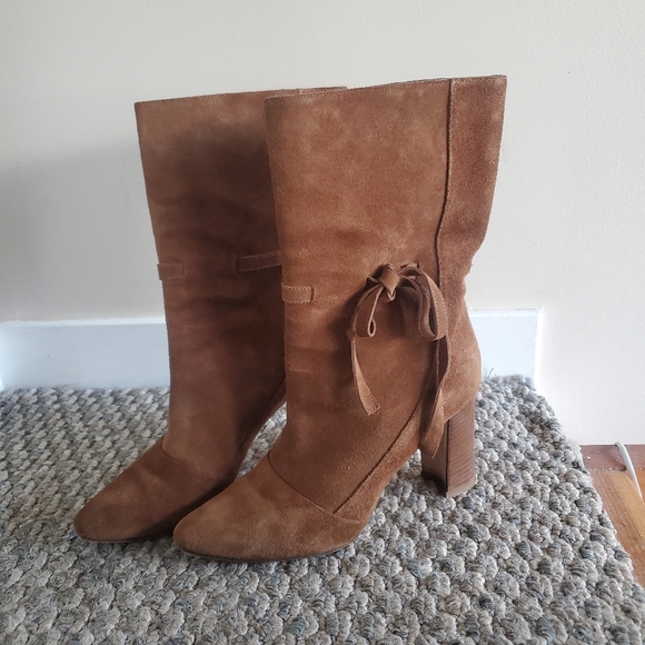 Gorgeous cognac suede boots! AUTH Manolos! - Picture 5 of 6
